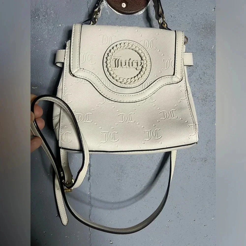 JUICY COUTURE NWT Stay in Circle Crossbody in Angel White